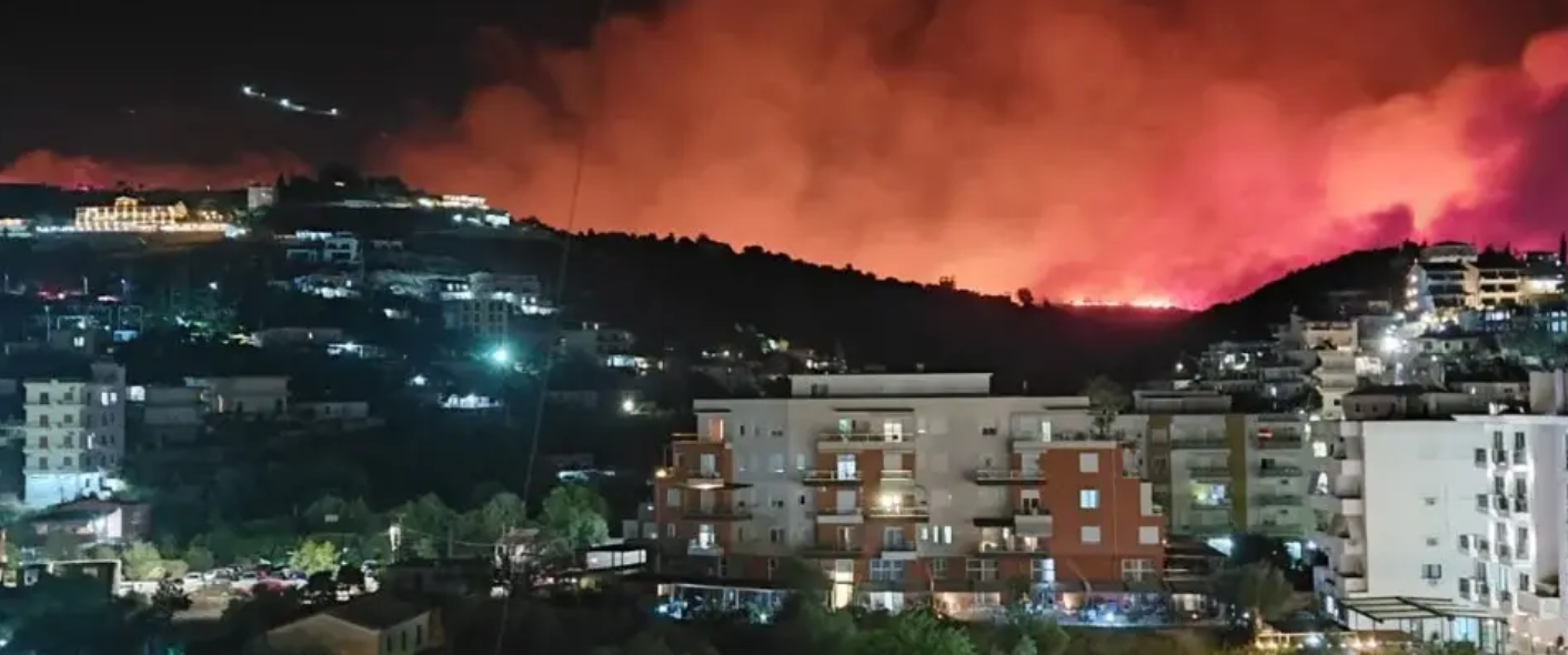 Zjarret në Himarë, kryebashkiaku me mesazh banorëve: Largohuni nga shtëpitë
