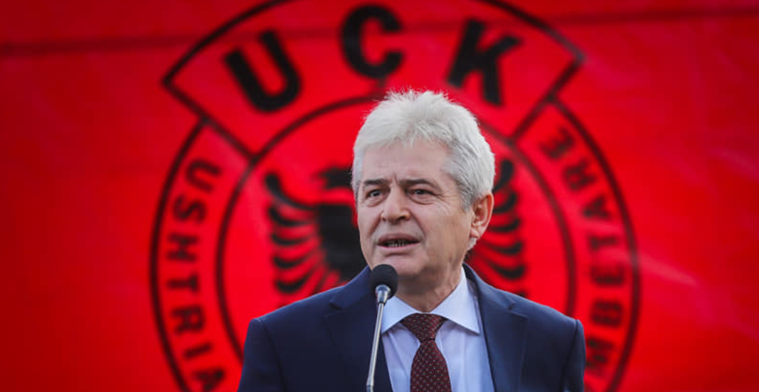 Ali Ahmeti thërret për protestë masive në Prishtinë më 12 shtator: Në mbështetje të luftëtarëve të lirisë dhe UÇK-së Ali Ahmeti thërret për protestë masive në Prishtinë më 12 shtator: Në mbështetje të luftëtarëve të lirisë dhe UÇK-së