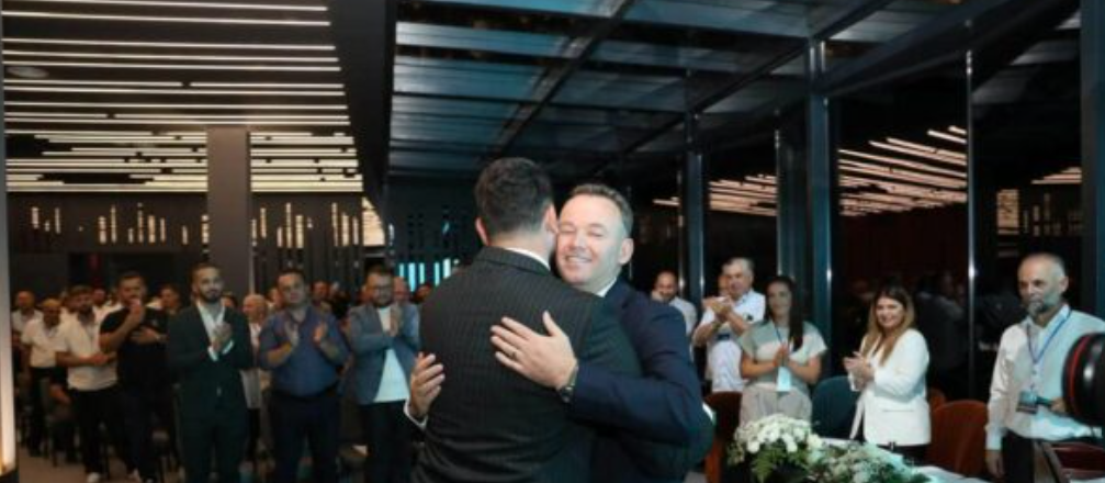 Faton Peci largohet nga drejtimi i degës së GUXO’s në Mitrovicë, kryetarit të ri i uron suksese në ‘‘konsolidimin e partisë’’