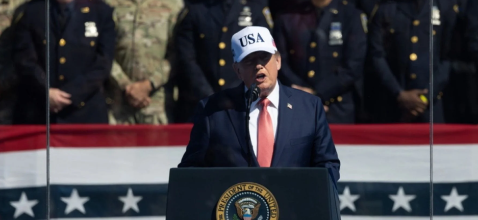 “Më larguan disa zjarrfikës nga ndërtesa shumë afër vendit”, Trump tregon historinë për sulmet e 11 shtatorit: Menduam se ndërtesa do binte mbi ne “Më larguan disa zjarrfikës nga ndërtesa shumë afër vendit”, Trump tregon historinë për sulmet e 11 shtatorit: Menduam se ndërtesa do binte mbi ne