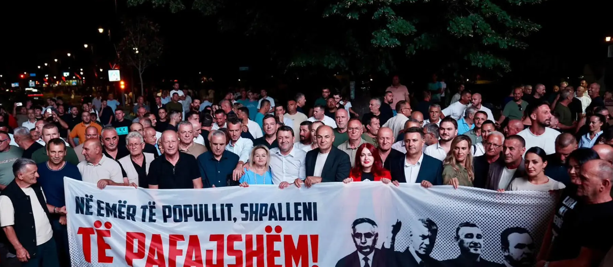 “Në emër të popullit, shpalleni të pafajshëm”, “Ora e Pritjes” nis numërimin edhe në Gjakovë