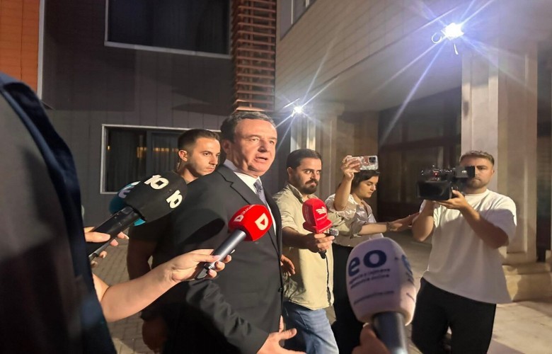 Mblidhet Grupi Parlamentar i VV-së, Kurti: Do të deklarohem pas mbledhjes