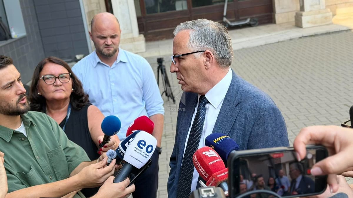 Hamza: Lista Sërpska dhe VV po i bëjnë dëm Kosovës Hamza: Lista Sërpska dhe VV po i bëjnë dëm Kosovës