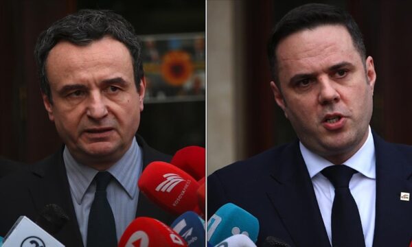 Abdixhiku thotë se “s’ka më diskutime” për emër tjetër për President, Kurti kërkon ritakim për rrugën përpara – të dy i përmendin zgjedhjet Abdixhiku thotë se “s’ka më diskutime” për emër tjetër për President, Kurti kërkon ritakim për rrugën përpara – të dy i përmendin zgjedhjet