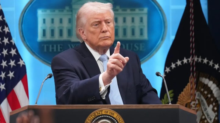 Trump ashpërson tonet ndaj Iranit: Pyetja është se kur do ta hedh në erë të gjithë. Teherani paralajmëron: Çdo gabim do të ketë pasoja