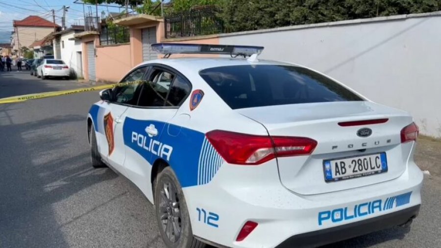 Sherri banal përfundon me vrasje në Shkodër/ 25-vjeçari merr armën dhe qëllon babë e bir, humb jetën 24-vjeçari. I plagosur dhe autori Sherri banal përfundon me vrasje në Shkodër/ 25-vjeçari merr armën dhe qëllon babë e bir, humb jetën 24-vjeçari. I plagosur dhe autori