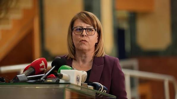 Hykmete Bajrami: “53,788 vota janë përgjegjësi, votën time nuk ia delegoj askujt” Hykmete Bajrami: “53,788 vota janë përgjegjësi, votën time nuk ia delegoj askujt”