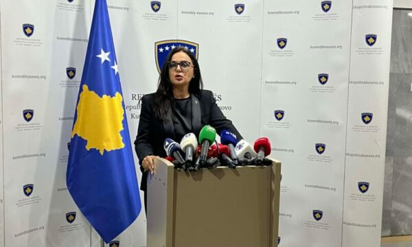 Lushaku: Për faj të VV’së s’po ndodh konstituimi, Kujtim Shala do t’i bënte nder Kuvendit Lushaku: Për faj të VV’së s’po ndodh konstituimi, Kujtim Shala do t’i bënte nder Kuvendit
