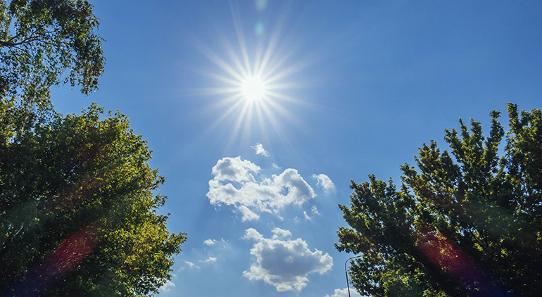 Moti sot me diell dhe vranësira, temperaturat deri në 24°C Moti sot me diell dhe vranësira, temperaturat deri në 24°C