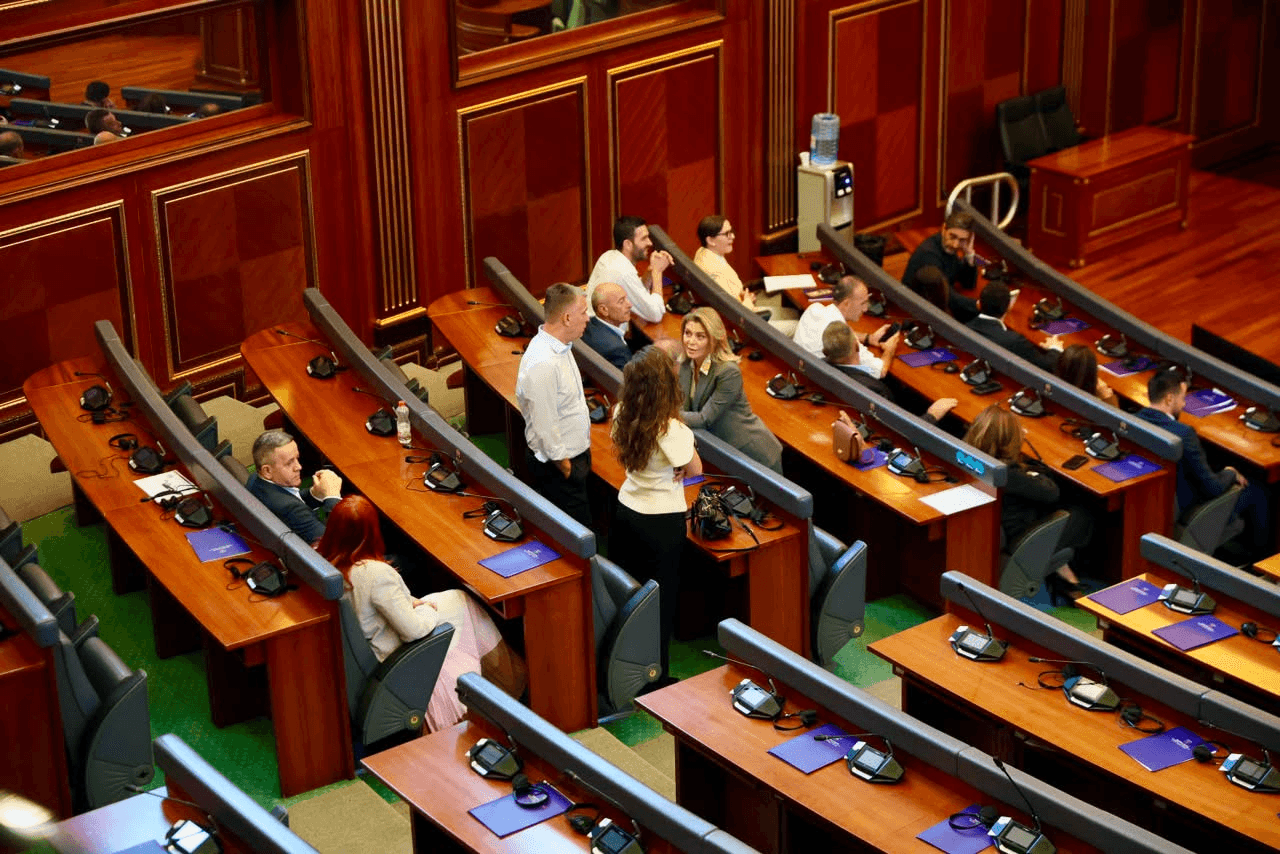 PDK kërkon konstituimin e menjëhershëm të Kuvendit: Përfundoni krizën shtetërore PDK kërkon konstituimin e menjëhershëm të Kuvendit: Përfundoni krizën shtetërore