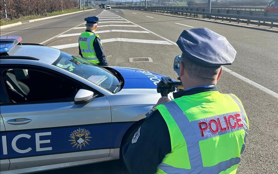 Policia publikon raportin 24-orësh, 46 aksidente e 2259 gjoba trafiku Policia publikon raportin 24-orësh, 46 aksidente e 2259 gjoba trafiku