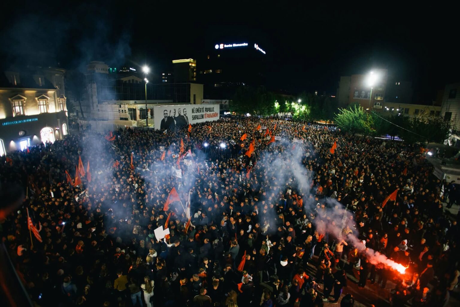 9 ditë rresht: Edhe sonte Prishtina ngre zërin për çlirimtarët 9 ditë rresht: Edhe sonte Prishtina ngre zërin për çlirimtarët