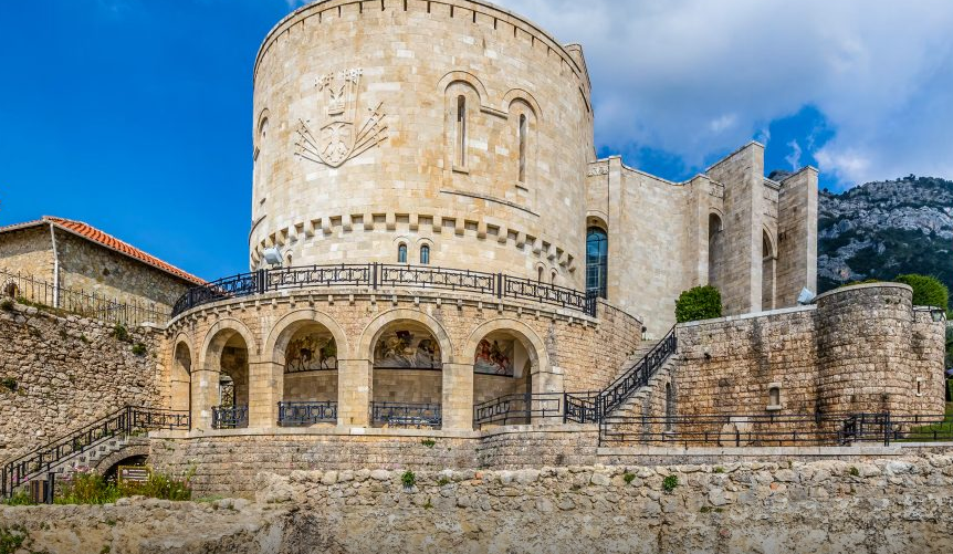 “Britannica”: Shqipëria ndër shekuj, nga e kaluara e trazuar te perspektiva evropiane “Britannica”: Shqipëria ndër shekuj, nga e kaluara e trazuar te perspektiva evropiane