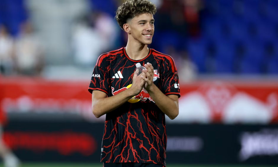 Adri Mehmeti, talenti me rrënjë shqiptare që po shkëlqen në futbollin amerikan