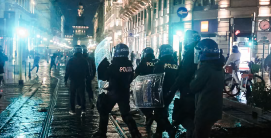 Itali- 500 ushtarë në Milano pas protestave të dhunshme, qeveria Meloni paralajmëron masa të ashpra sigurie Itali- 500 ushtarë në Milano pas protestave të dhunshme, qeveria Meloni paralajmëron masa të ashpra sigurie