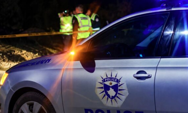 E konfirmon policia: Është gjetur vetura e të dyshuarit për vrasjen e djalit në Pogragjë, 53-vjeçari ende në arrati E konfirmon policia: Është gjetur vetura e të dyshuarit për vrasjen e djalit në Pogragjë, 53-vjeçari ende në arrati