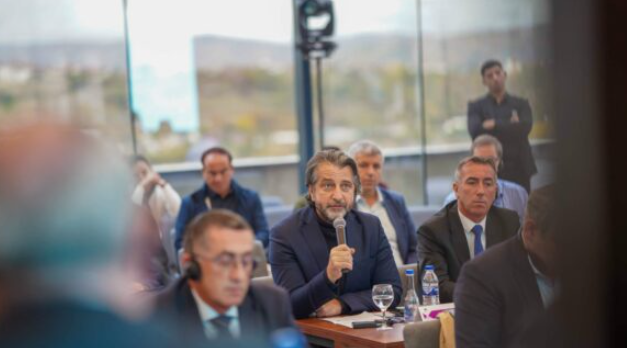 Rama: Kosova s’mund të ecë drejt Evropës duke ua marrë kompetencat komunave, Qeveria e ka këtë tendencë Rama: Kosova s’mund të ecë drejt Evropës duke ua marrë kompetencat komunave, Qeveria e ka këtë tendencë