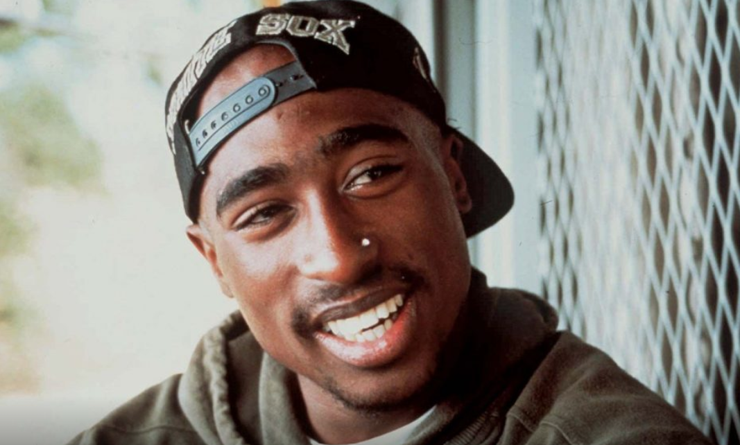 Dënohet me 40 vjet burg vrasësi i ikonës së repit Tupac Shakur Dënohet me 40 vjet burg vrasësi i ikonës së repit Tupac Shakur