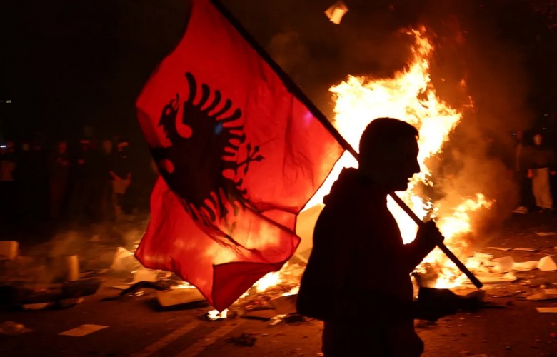 Protestat e dhunshme në Tiranë bëjnë jehonë në botë