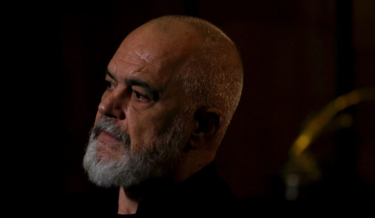 Rama për “Kathimerini”: Nuk jap dorëheqjen, një pakicë po i vë flakën vendit. Qeveritë s’rrëzohen me molotovë Rama për “Kathimerini”: Nuk jap dorëheqjen, një pakicë po i vë flakën vendit. Qeveritë s’rrëzohen me molotovë
