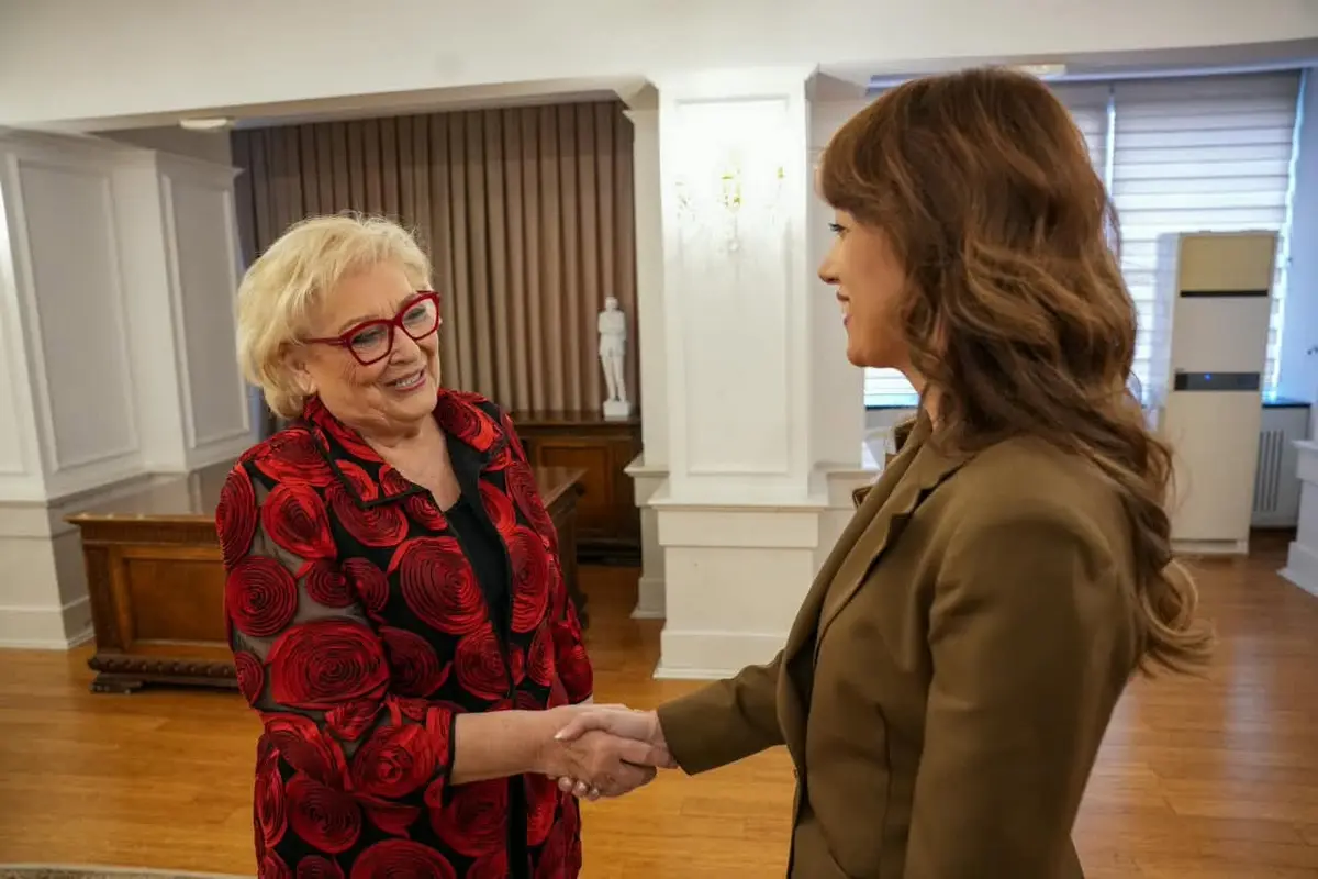 Haxhiu firmos Ligjin për Specialen, i përcillet Presidentes për dekretim Haxhiu firmos Ligjin për Specialen, i përcillet Presidentes për dekretim