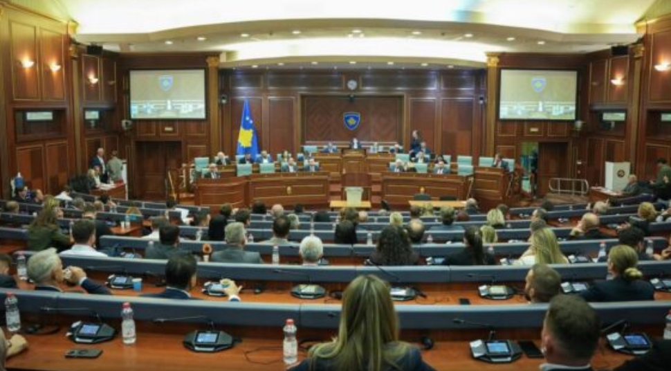 Çfarë ndodh tani me Ligjin për Specialen pasi presidentja e riktheu në Kuvend?