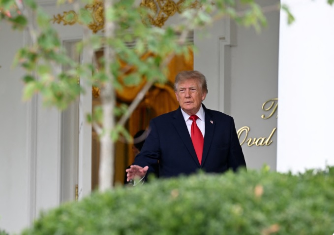 Thellohen përplasjet SHBA-Ukrainë/Trump: Është më e vështirë të punosh me Zelenskyn sesa me Putinin Thellohen përplasjet SHBA-Ukrainë/Trump: Është më e vështirë të punosh me Zelenskyn sesa me Putinin