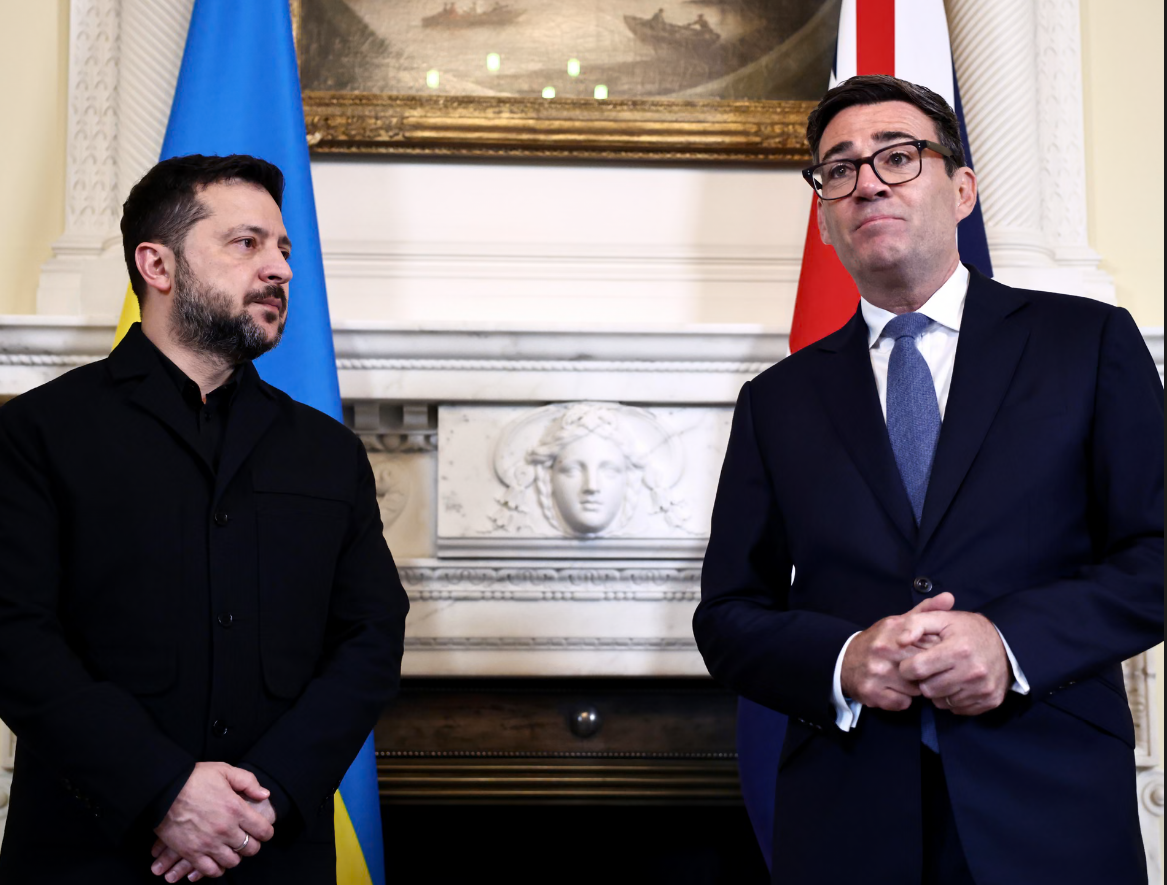 Zelensky ndihet i tradhtuar nga Trump për aksesin në Starlink Zelensky ndihet i tradhtuar nga Trump për aksesin në Starlink